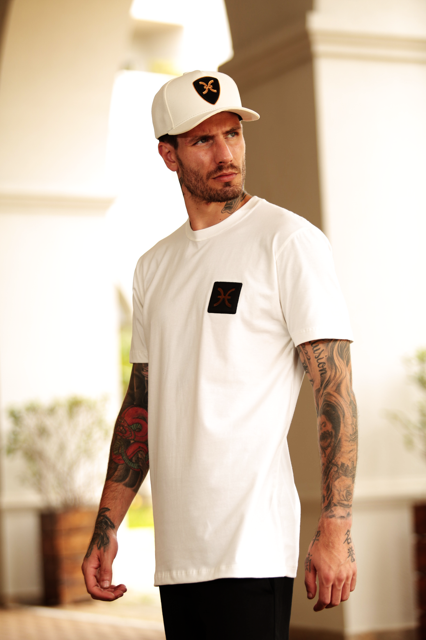 Camiseta Sooul premium logo em couro