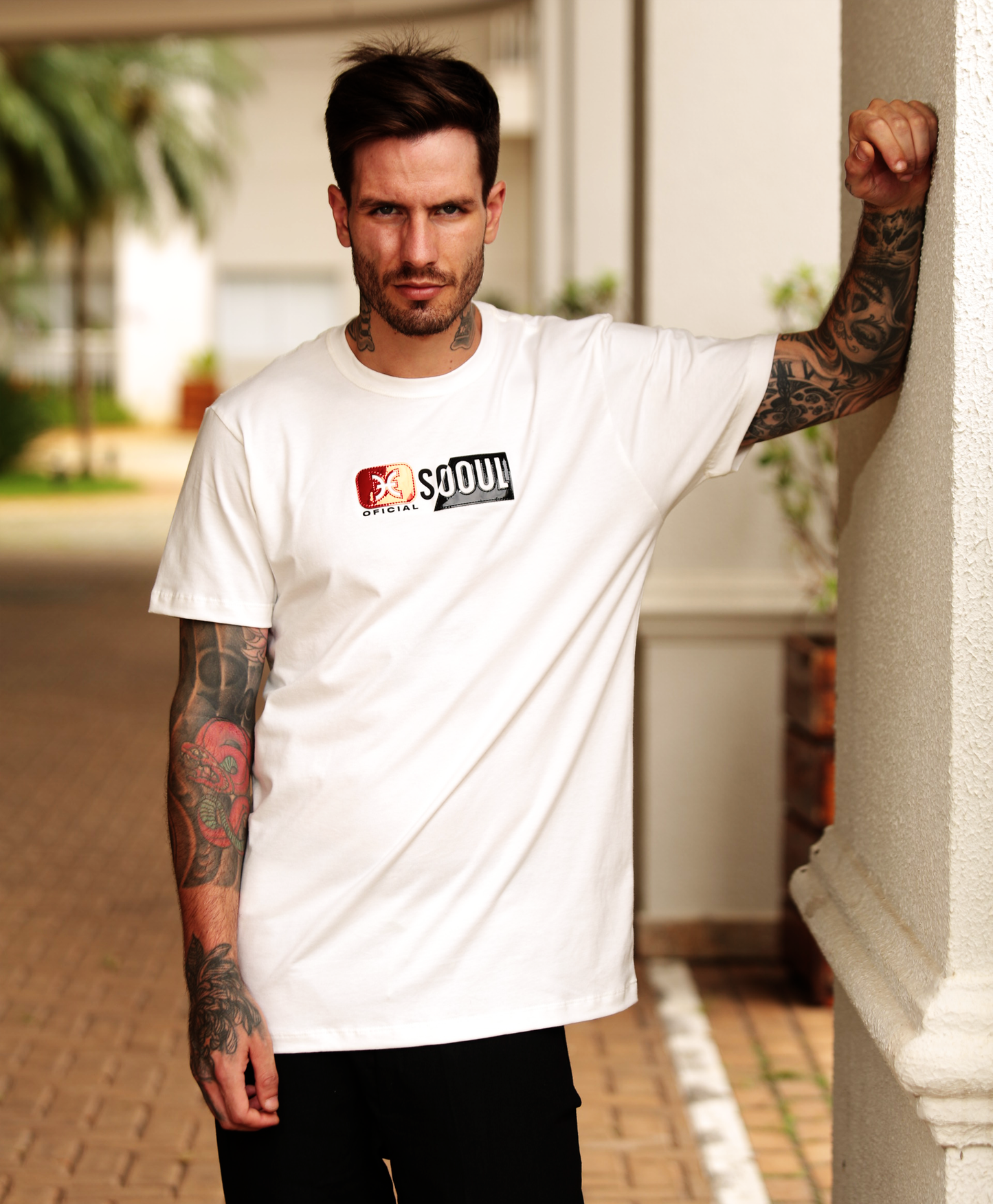 Camiseta Sooul premium logo em couro
