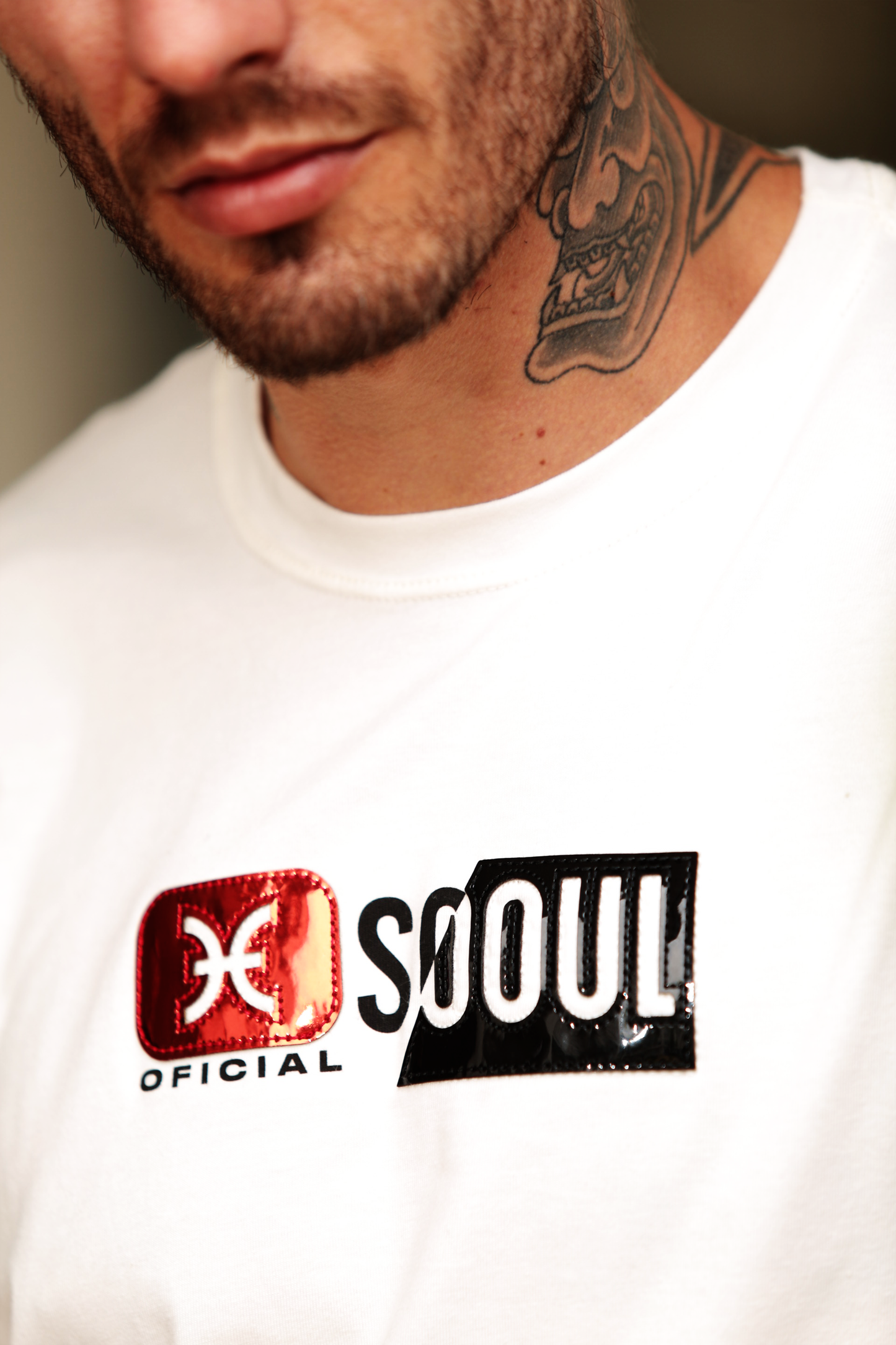 Camiseta Sooul premium logo em couro